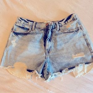 Size 9 cut-off jean shorts